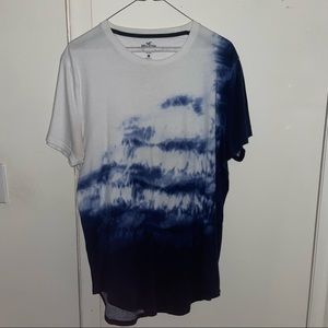 Hollister Men’s Large Blue/White Tie-Dye Curved Hem T-Shirt